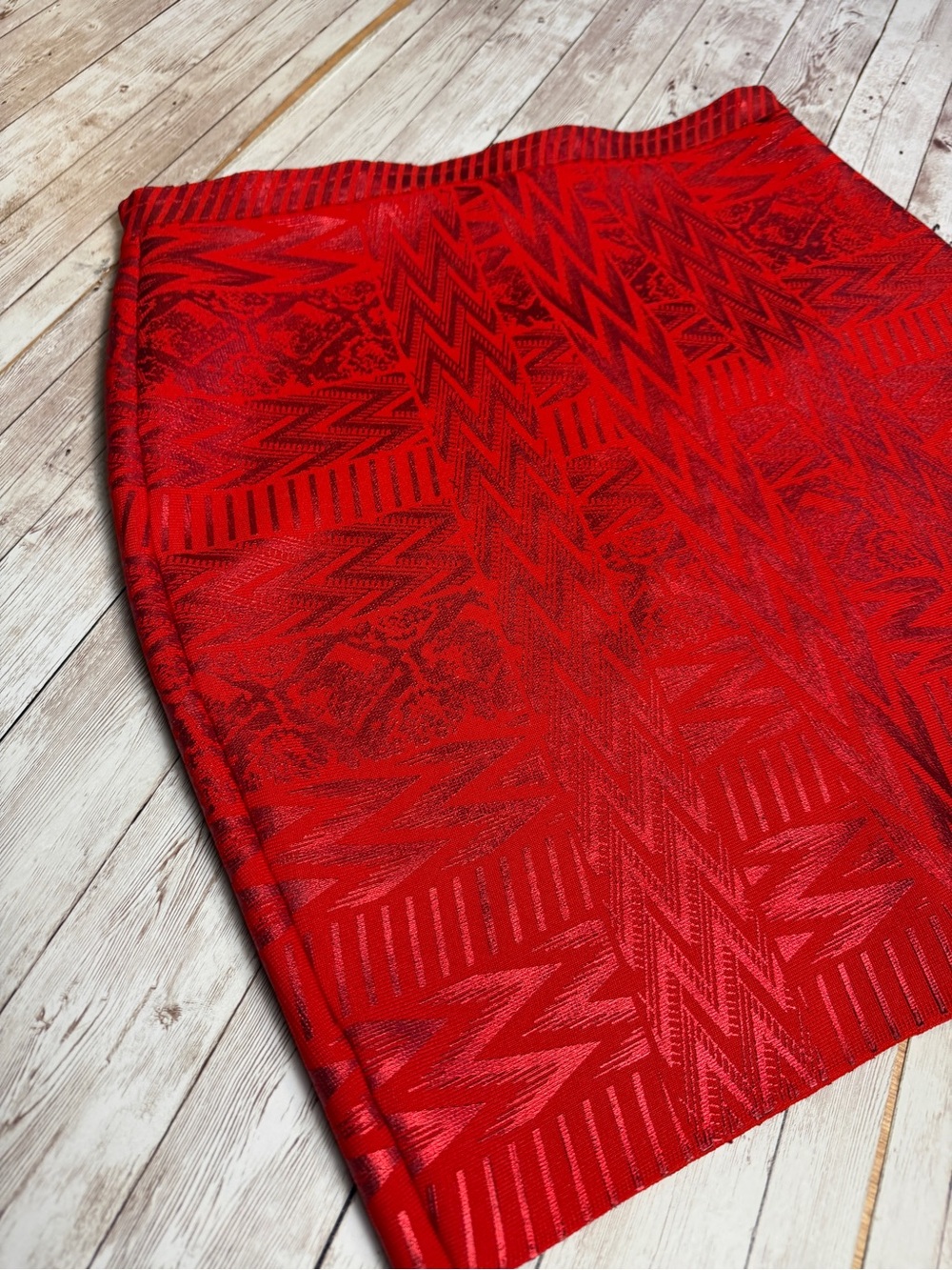 Red Geo-Pattern Bodycon Skirt - Picture 3 of 7
